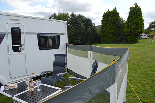 MP9538 5 Panel Steel Poled Windbreak